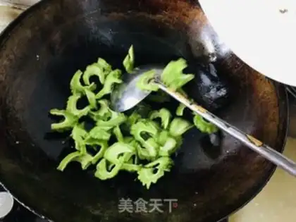 Make Scrambled eggs step 4