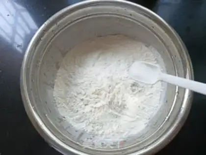 Make Onion lasagna step 0