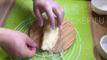 Make Hong Kong cookies step 7