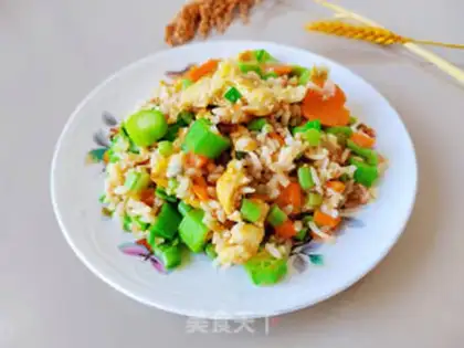 Make Autumn egg fried rice step 8