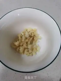 Make The onion sour noodles step 1
