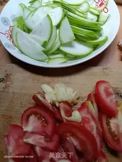 Make Pumpkin tomato fried eggs step 0