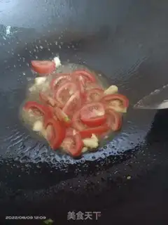 Make Pumpkin tomato fried eggs step 1