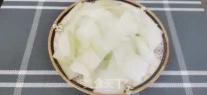 Make Shrimp skin, melon step 0