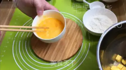 Make Lemon pound cake step 1