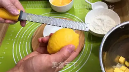 Make Lemon pound cake step 2