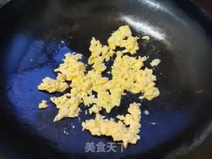 Make Scrambled eggs step 3