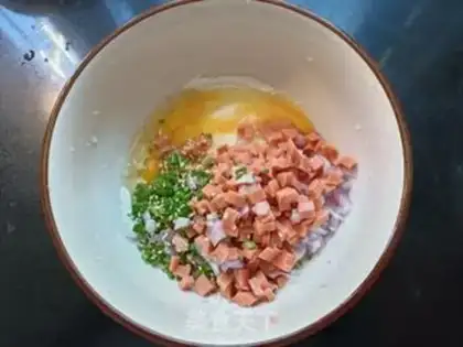 Make Onion eggcake step 1