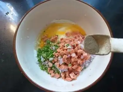 Make Onion eggcake step 3