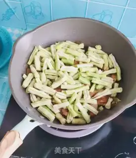 Make Five flowers and white beans step 6