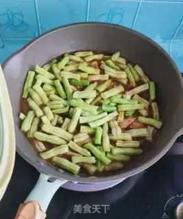 Make Five flowers and white beans step 7