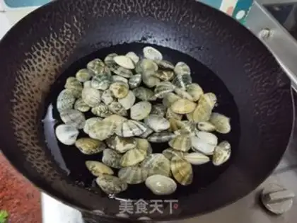Make Thai spicy clam step 1