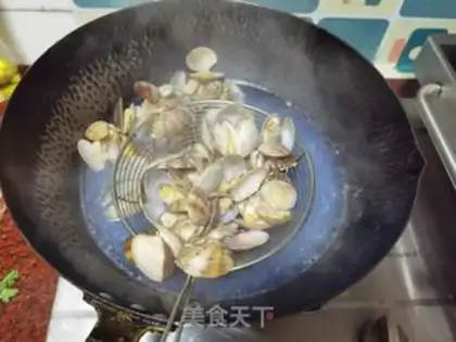 Make Thai spicy clam step 2
