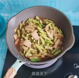 Make Five flowers and white beans step 9