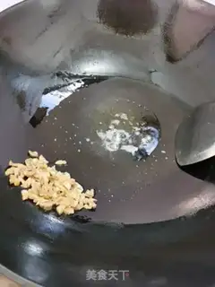 Make radish and egg fried rice step 4
