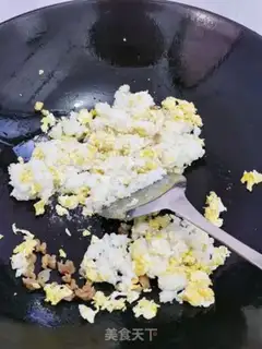 Make radish and egg fried rice step 7