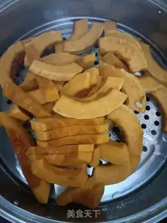 Make Blue melon soup step 1