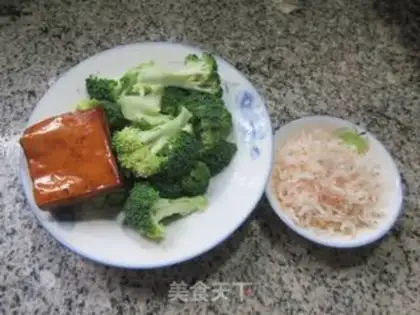 Make Shrimp fragrance and broccoli step 0