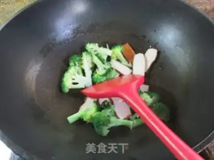 Make Shrimp fragrance and broccoli step 3