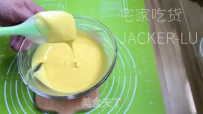 Make Old cream cake step 3