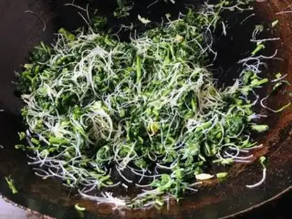 Make Carrot sprouts step 1