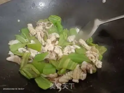 Make Fresh squid and peppers step 5