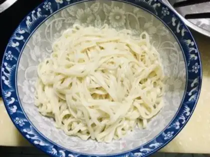Make Hot spicy noodles step 4