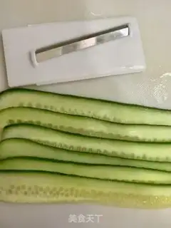 Make cucumber omelet step 1