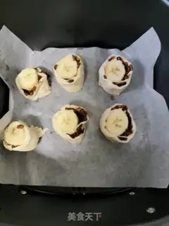Make A red bean banana roll step 4