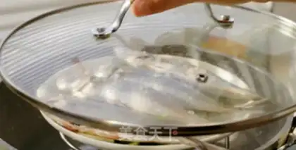 Make Clear the pool fish step 5