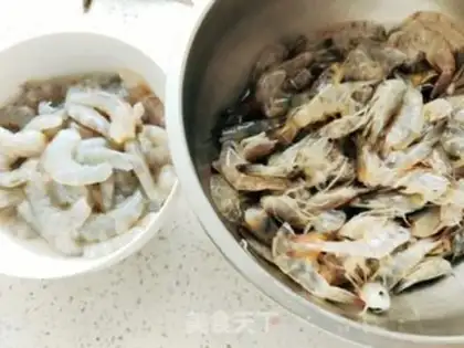 Make Shrimp noodles step 1