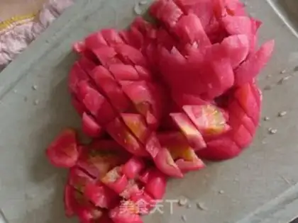 Make Tomato fried eggs step 1