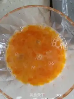Make Tomato fried eggs step 2