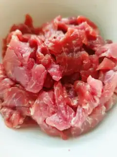 Make A sour and roast beef step 0