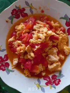 Make Tomato fried eggs step 8