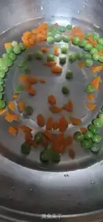 Make Pea carrot shrimp congee step 2