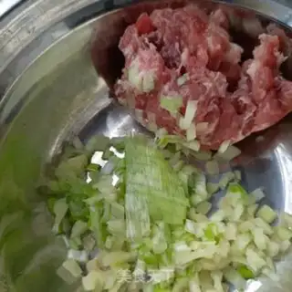 Make Pork meatballs step 4