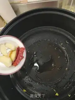 Make Tomato egg noodles step 4