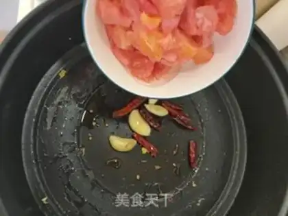 Make Tomato egg noodles step 5