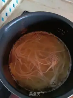 Make Tomato egg noodles step 0