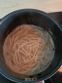 Make Tomato egg noodles step 1