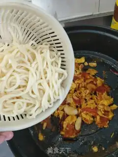 Make Tomato egg noodles step 10