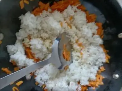 Make Carrot egg fried rice step 3