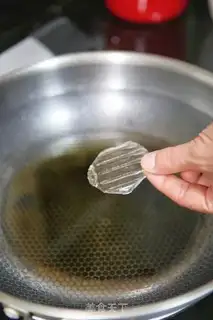 Make Fried Iron Stick Powder step 2