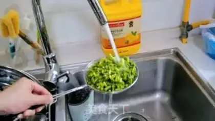 Make Garlic little fried meat step 2