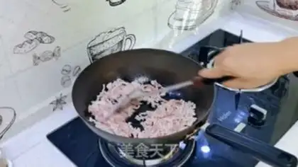 Make Garlic little fried meat step 3