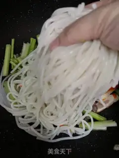 Make The rice powder in Xinjiang step 9