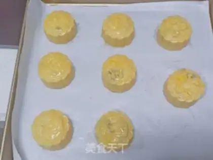 Make Yellow moon cake step 17