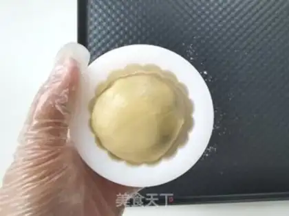 Make Precious black sesame mooncake step 10