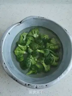 Make Garlic broccoli step 2